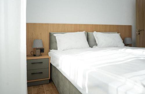 Sandanski Apartment | 2 Bed Apt - Sleeps 4 Terrace & Pet Friendly