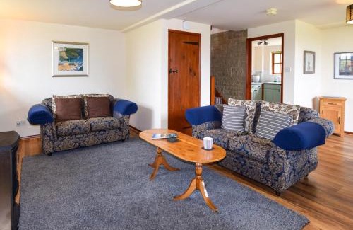 Godshill House | 2 Bed in Godshill IC072