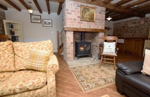 Giltbrook House | 2 Bed in Newthorpe 47032