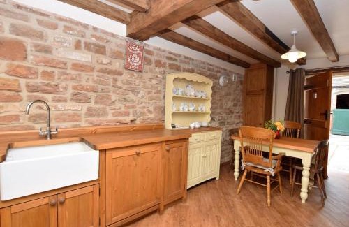 Giltbrook House | 2 Bed in Newthorpe 47032