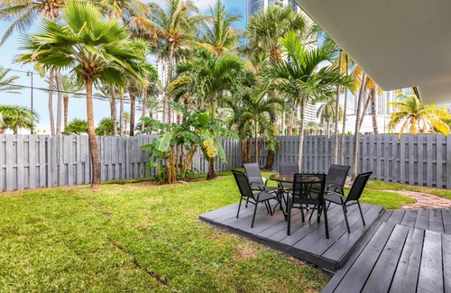 Sunny Isles Beach Ski Chalet | 2 Bedroom 2 Bath Beach 1 min Walk 3rd Night 100 OFF OCT NOV
