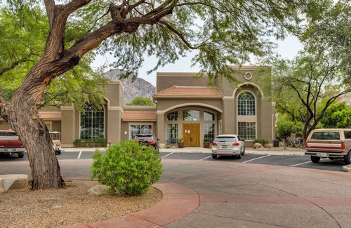 Oro Valley Condo | 2-bes, 2-bath condo in Oro Valley, fireplace, WiFi, AC, fitness room, pool/spa.