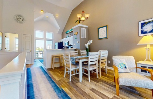 Bermuda Bay Condo | 2 BR Condo with shared pool and central air