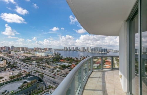Sunny Isles Beach Apartment | 2 BR Luxury Suite in Marenas Beach Resort 2508 by RedAwning