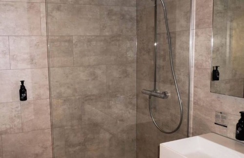 Zevenbergen Hotel | 2 Central Rooms Near The Hague – Explore Local Attractions