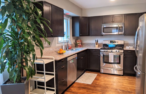 Stockton House | ~2 Miles to NASSCO, Naval Base, Gaslamp - 3/2 AC, WiFi, W&D, Yard, Free Parking