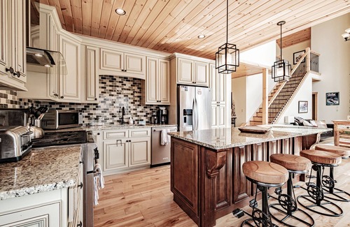 Sunday River Area Ski Chalet | 2 miles within Sunday river, mountain side house