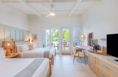 Islamorada Hotel | 2 Spacious Units, Beachfront Property, Onsite Pool, Free Parking, Pet-friendly!