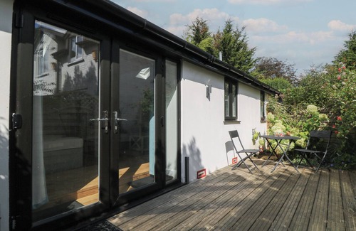 New Forest District Cottage | 2 WELFORD BARNS, pet friendly, with a garden in Fordingbridge