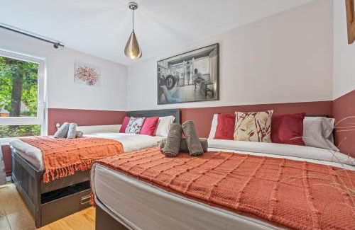 Chaucer Apartment | 20 Percent Off- Cosy Flat w Netflix, Parking & Patio! near The London Bridge &The Shard-Genius Deals - Mobile Deals!