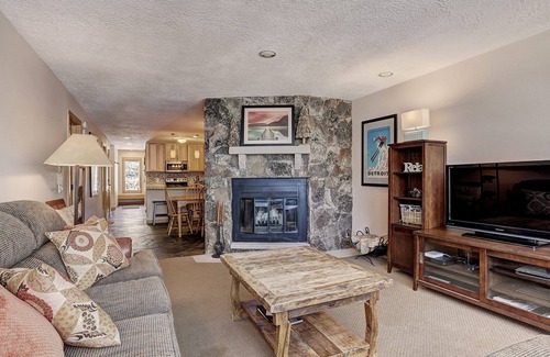 Keystone Condo | 2065 The Pines by RedAwning