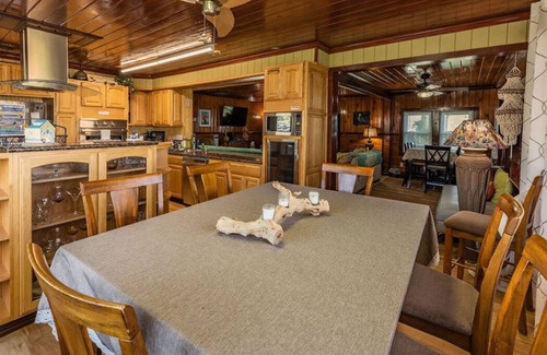 Bacliff House | 2B/1B sleeps 8 on the Bay - 270' fishing pier, pool, spa, w/tons of amenities