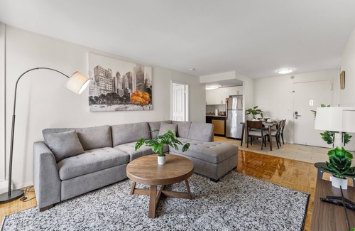 Longwood Apartment | 2bd/1.5ba Next to BU 3178