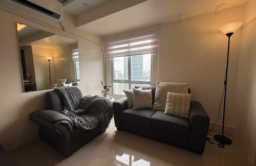 Luzon Apartment | 2BR Bi-Level BGC Skyline 150mbps WiFi