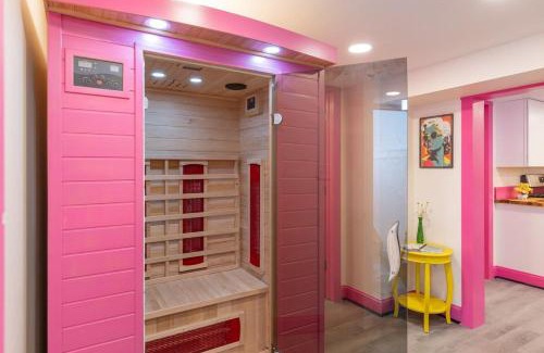 Jeffersonville Apartment | 2BR Suite at Smuggler's Notch with sauna hot tub arcade & river
