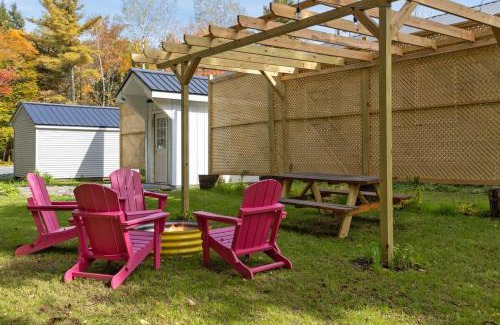 Jeffersonville Apartment | 2BR Suite at Smuggler's Notch with sauna hot tub arcade & river