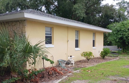 Sun 'N Lake House | 3/2 home in tranquil Sebring with AC, and close to beautiful Lake Jackson!