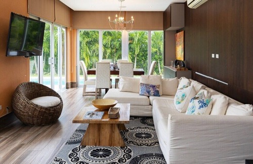 Punta Barco Villa | 3 Bdr ποΈ + 4 bathroom π Private pool ππ Near Beach β±οΈ