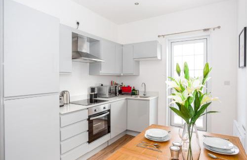 Southend-on-Sea Apartment | 3 Bed Apartment with Balcony in Southend on Sea!