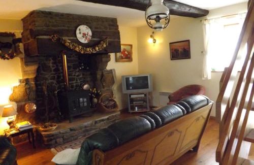 Saint-Simeon House | 3 Bed Cottage - Sleeps 5 - Parking - Wifi