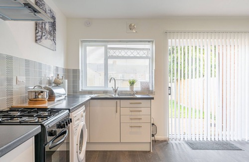 Wyken House | 3 Bed House Coventry . Serviced Accommodation available for longer bookings