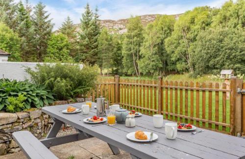 Newtonmore House | 3 Bed in Newtonmore oc-h32416