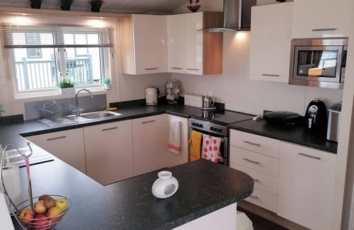Eyemouth Cabin | 3-Bed Lodge with SeaView-Fireplace-Garden-FreeP