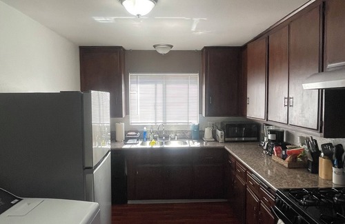 North Redondo Apartment | 3-Bedroom Apt - Heart of Redondo Beach. Near LAX/Northrup/Hospital/Forum/Sofi