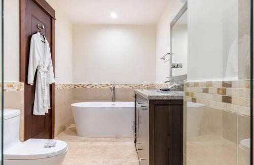 Jaco Apartment | 3 Bedroom Condo in Croc's Casino Resort