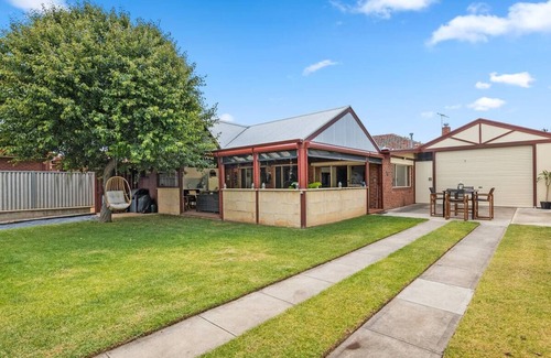 Camden Park House | 3-bedroom house in welcoming Camden Park with AC, WiFi