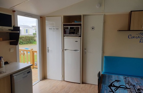 Plouescat House | 3 bedroom mobile home, swimming pool, semi-covered terrace, holiday vouchers