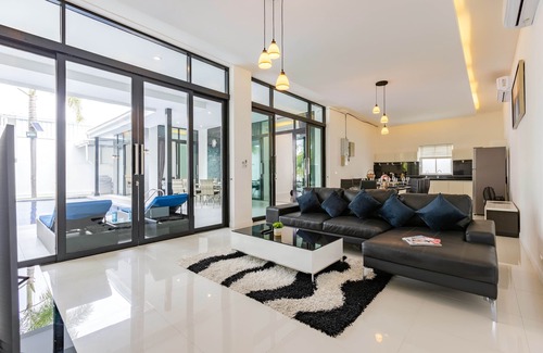 Hua Hin Villa | 3 Bedroom Pool Villa BL2