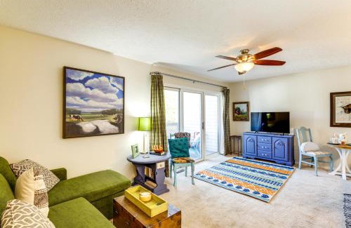 Bloomington Apartment | 3 Mi to IU Dog-Friendly Condo with Pool Access!