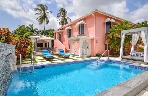 Marine Gardens House | 3 Min Walk to Beach - Blessed Manor (4 Bed House)