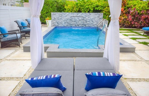 Marine Gardens House | 3 Min Walk to Beach - Blessed Manor (4 Bed House)