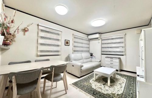 Kita Apartment | 3 mins to Sta 9mins Direct to Ikebukuro 10mins to Ueno 13mins to Shinjuku Whole House Gread Location Easy to EverySpots Max for 6