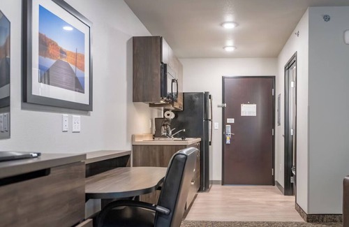 Mitchell Hotel | 3 Perfect Rooms with Full Kitchen for Road Trippers Near Interstate in Mitchell