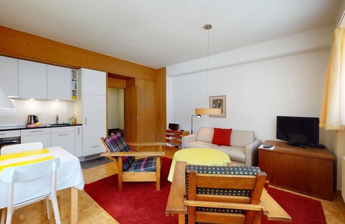 Sankt Moritz-Bad Apartment | 3 room apartment, about 68m2, on the ground floor in a residential area located.