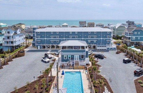 Surf City Apartment | 3004 Queen Suite, 3rd Floor Oasis