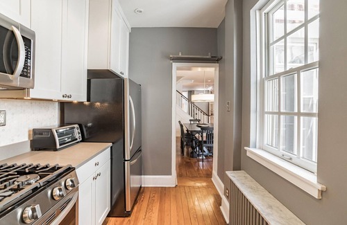 Society Hill Apartment | 337 South 6th Street