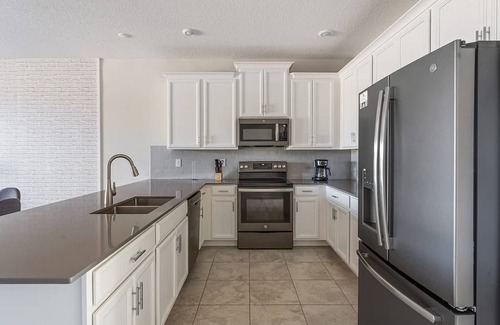 Four Corners Apartment | 3BR up to 8 People at Champions Gate