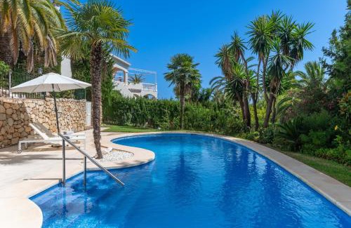Marbella Apartment | 4 BDRM Andalusian Villa w Cinema & Sea Views