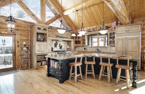 Huntsville Cabin | 4 Bedroom Mountain Cabin in Huntsville, Utah Sleeps 10