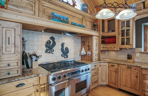 Huntsville Cabin | 4 Bedroom Mountain Cabin in Huntsville, Utah Sleeps 10