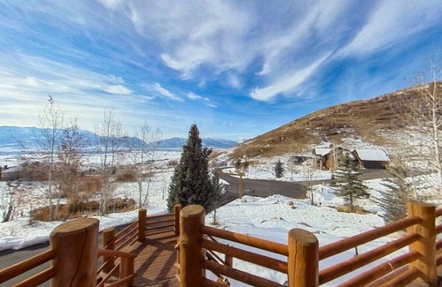 Huntsville Cabin | 4 Bedroom Mountain Cabin in Huntsville, Utah Sleeps 10