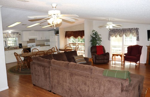 Holladay Cottage | #4 Birdsong Resort Circle w/view of Kentucky Lake - Camden TN