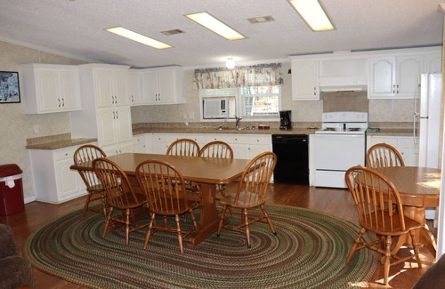 Holladay Cottage | #4 Birdsong Resort Circle w/view of Kentucky Lake - Camden TN