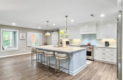 Isle of Palms House | 4 BR Heated Pool, Hot Tub, Chef's Kitchen, Pet Friendly, 3 Minute Walk to Beach