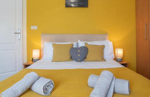 Mullacott House | 4 Meadow View Lodge - 2 Bed-sleeps 4-TJS4MV