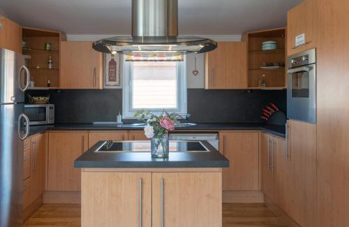 Mullacott House | 4 Meadow View Lodge - 2 Bed-sleeps 4-TJS4MV